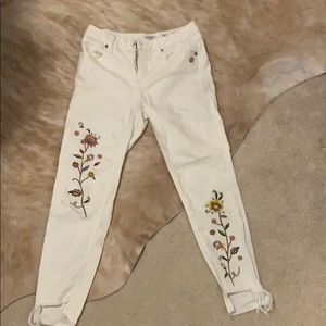 Embroidered cropped jeans